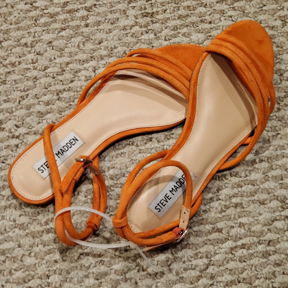 Sandals - Picture 2 of 4